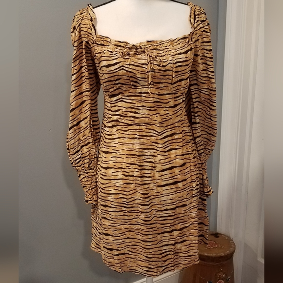 💥FAITHFULL THE BRAND. NWT. ANINAL PRINT MINI DRESS. SIZE  MEDIUM. - Picture 2 of 14
